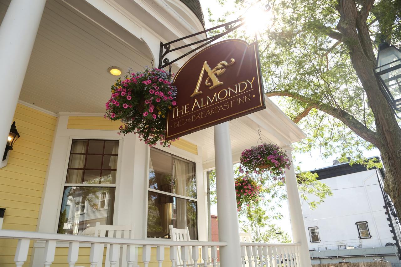 Almondy Inn Bed & Breakfast 纽波特 外观 照片